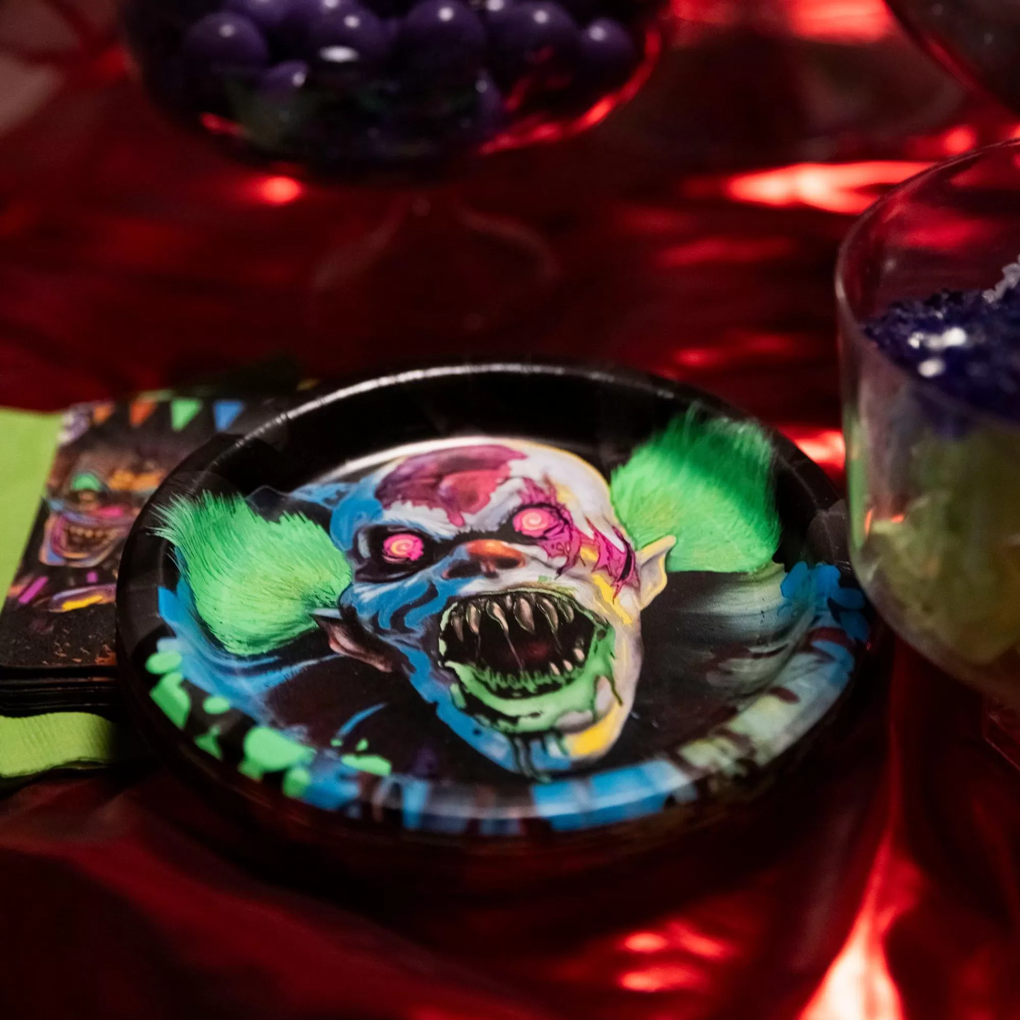 Party City Creepy Carnival | Creepy Carnival Black Light Reactive Paper Dessert Plates, 6.75In, 20Ct